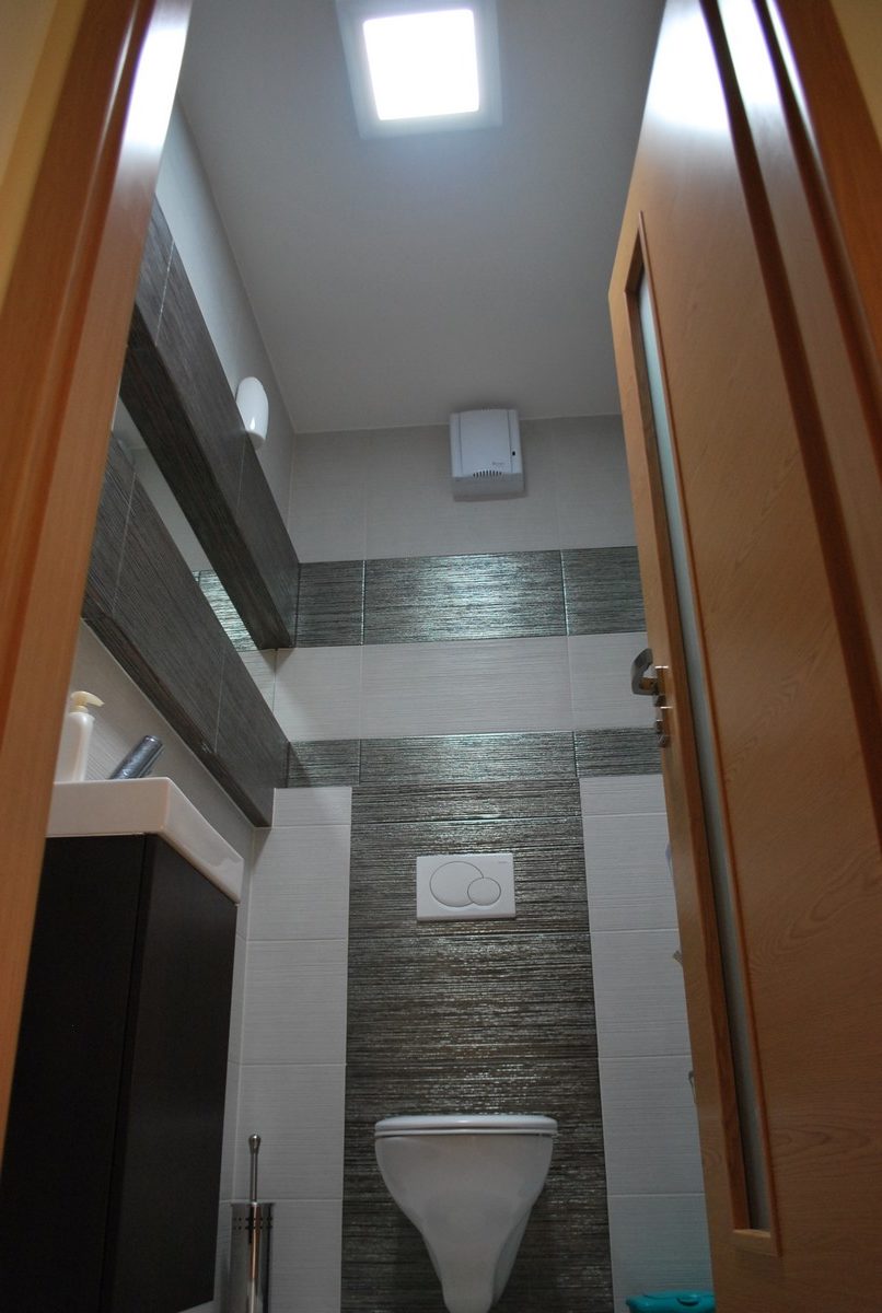 Presvetlenie záchodu v byte svetlovodom Sunway