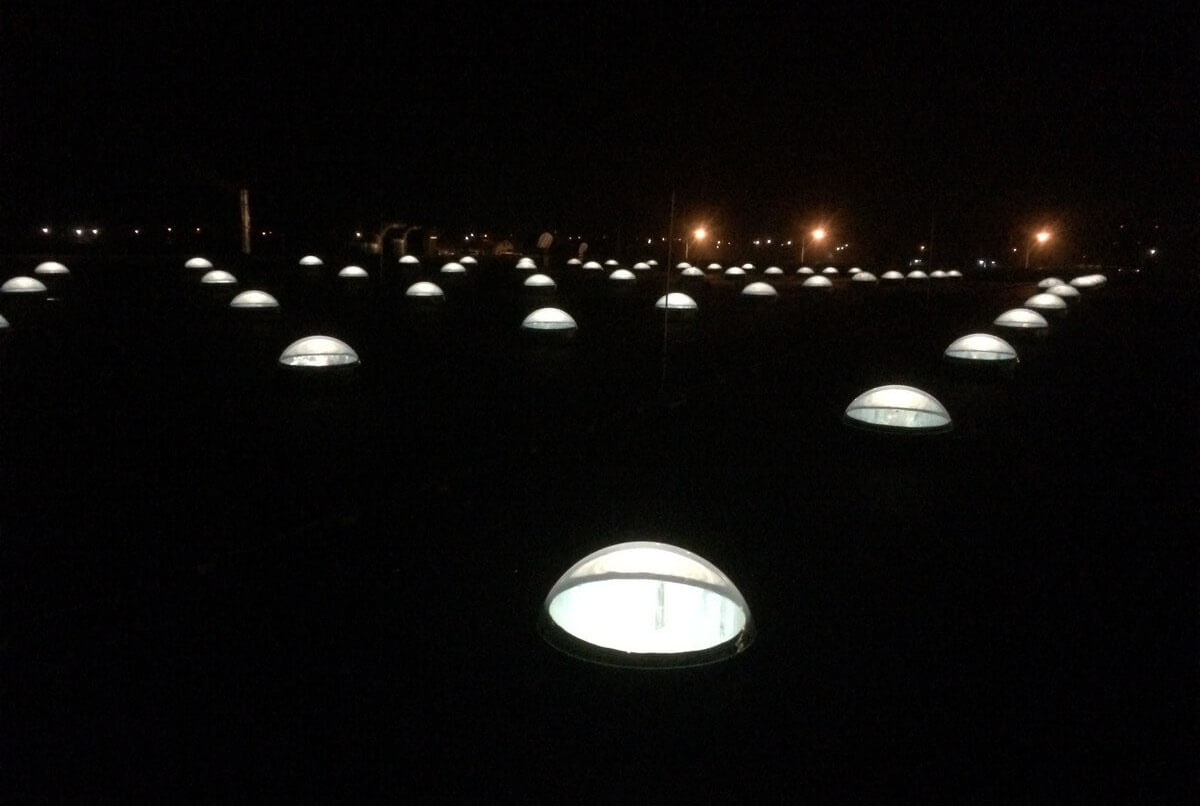 Svetlovody v noci na streche - Sunway.sk